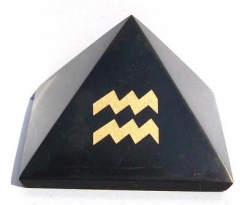 Šungitová pyramida Vodnář
