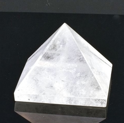 Křišťálová pyramida 51 mm