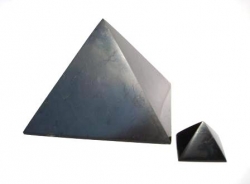 Šungitová pyramida 9