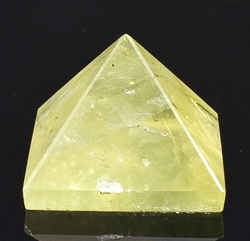 Citrínová pyramida 52 x 52 mm