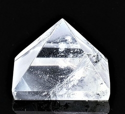 Křišťálová pyramida 29 x 29 mm