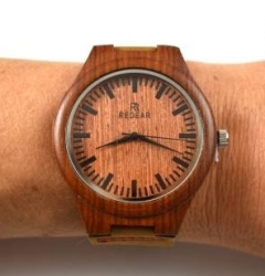 Dřevěné hodinky
