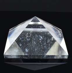 Pyramida křišťálová skleněná 100 mm