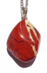 Jaspis červený přívěsek kamínek