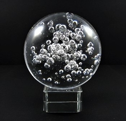 Koule křišťálová skleněná s bublinami 80 mm