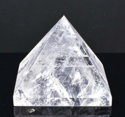 Křišťálová pyramida 95 mm