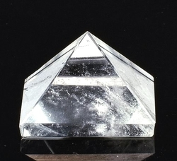 Křišťálová pyramida 26 mm