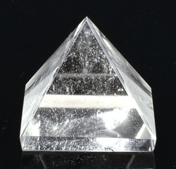 Křišťálová pyramida 29 mm