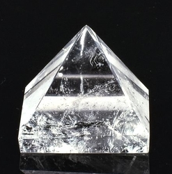 Křišťálová pyramida 25 mm