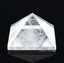 Křišťálová pyramida 41 mm