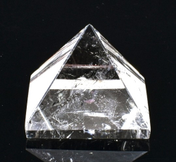 Křišťálová pyramida 33 mm