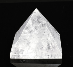 Křišťálová pyramida 63 mm