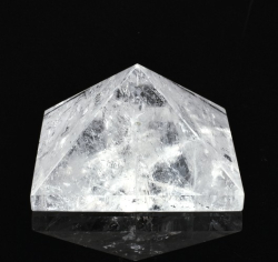 Křišťálová pyramida 62 mm