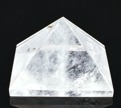 Křišťálová pyramida 76 mm