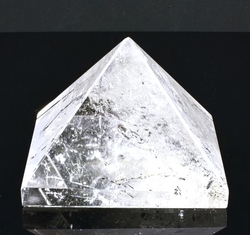 Křišťálová pyramida 75 mm