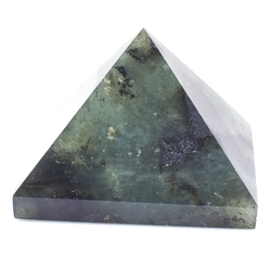 Labradorit pyramida 63 x 61 mm