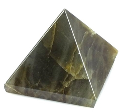 Labradorit pyramida 24 mm