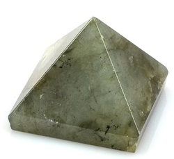 Labradorit pyramida 20 mm