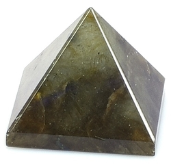 Labradorit pyramida 22 x 22 mm