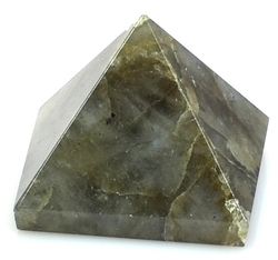 Labradorit pyramida 23 x 22 mm