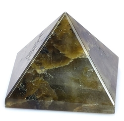 Labradorit pyramida 26 x 26 mm