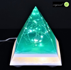 Pyramidová lampa zelená s křišťálem - USB