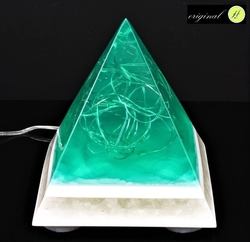 Pyramidová lampa zelená s křišťálem - USB
