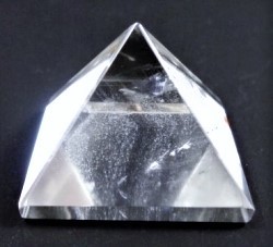 Křišťálová pyramida 22 - 26 mm