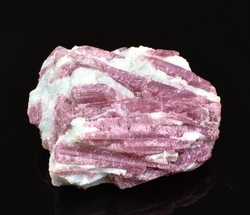 Rubelit surový AA / 5146