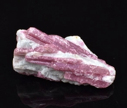 Rubelit surový AA / 6591
