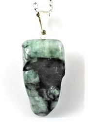 Smaragd přívěšek kamínek