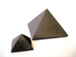 Šungitová pyramida