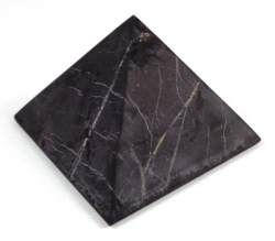 Šungitová pyramida neleštěná 4x4 cm