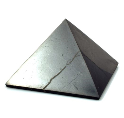 Šungitová pyramida leštěná 6x6 cm - B kvanita