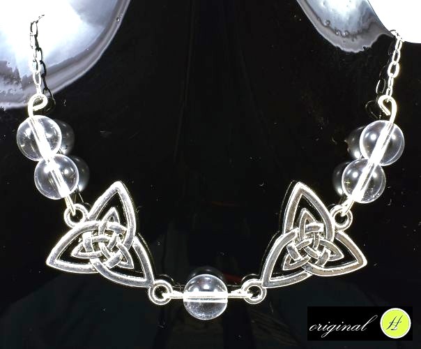 Křišťálový náhrdelník - Triquetra