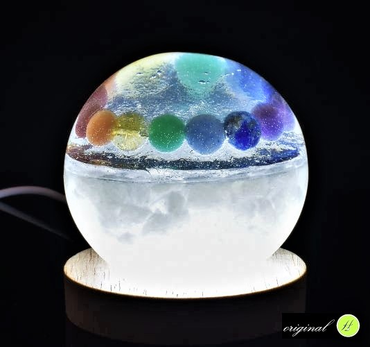 Orgonit čakrový s křišťálem / lampa