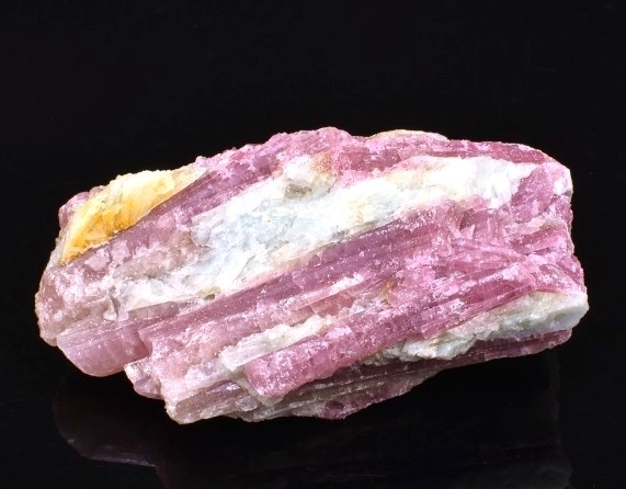 Rubelit surový AA / 5144